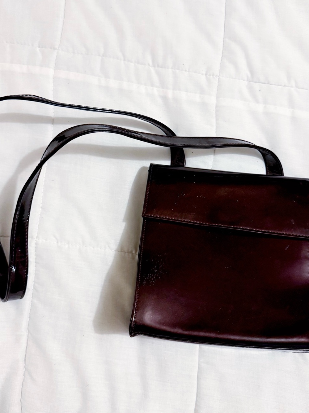 Vintage Charles David patten leather crossbody bag